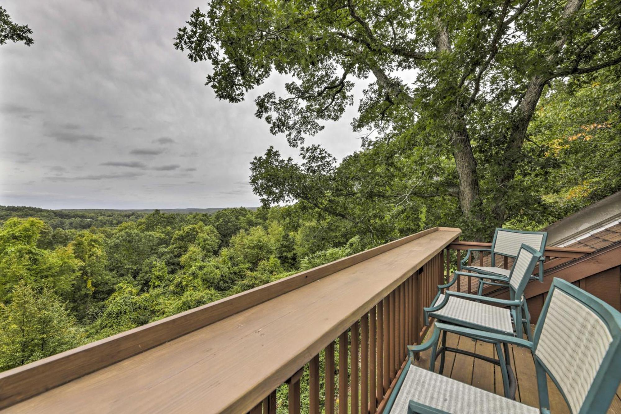 Private Guest House With Deck And Spectacular Views! Uncasville Dış mekan fotoğraf